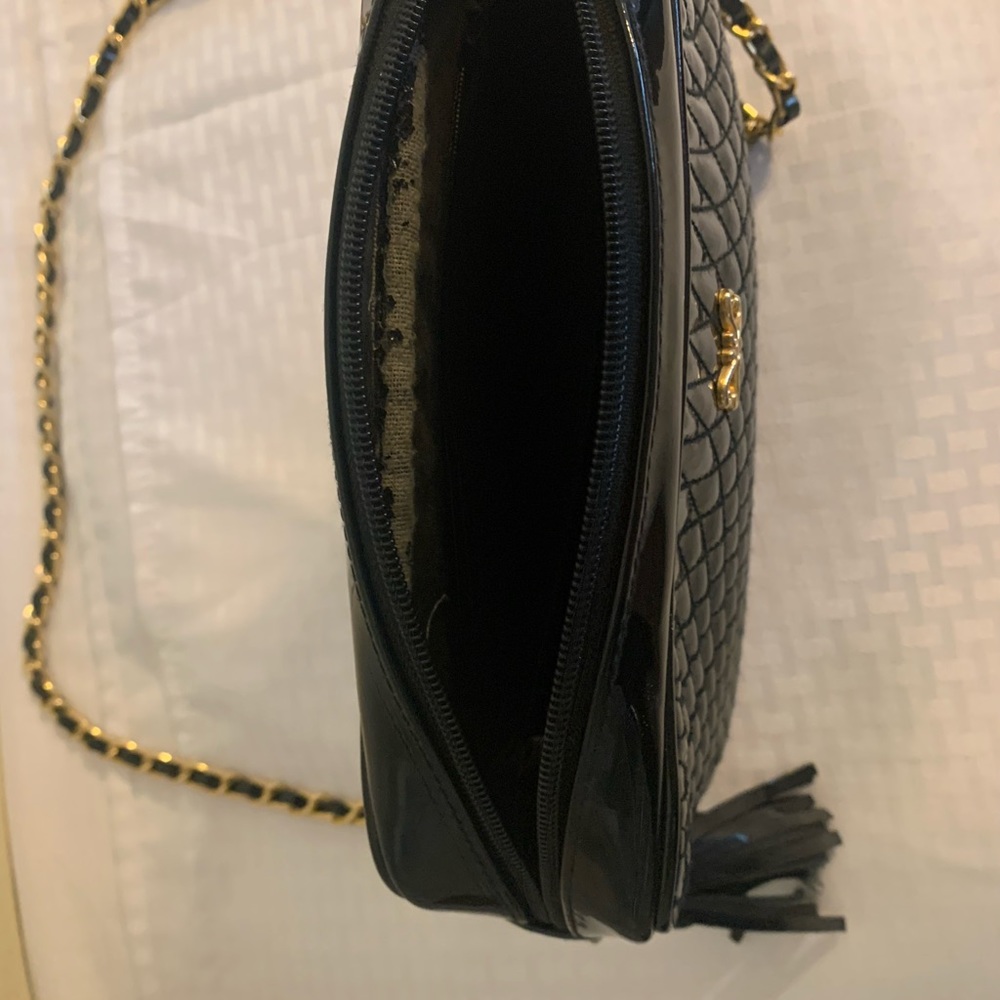Handbag inside view - Picture 2 of 2